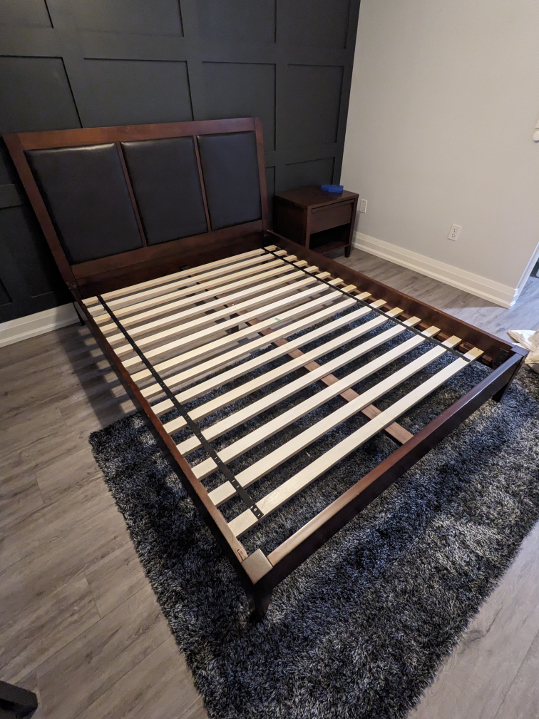 Solid Wood Queen Bedframe & Carpet - Can Be Delivered - photo 3