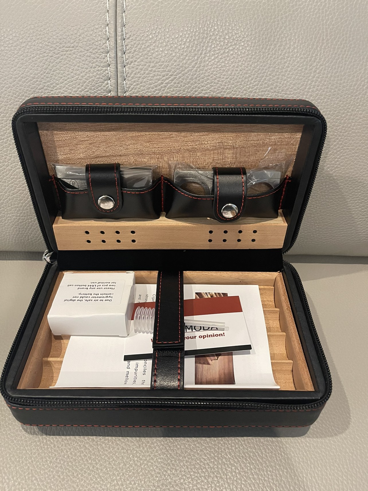 e Genuine leather Cedar Cigar travel case - $45 - photo 2
