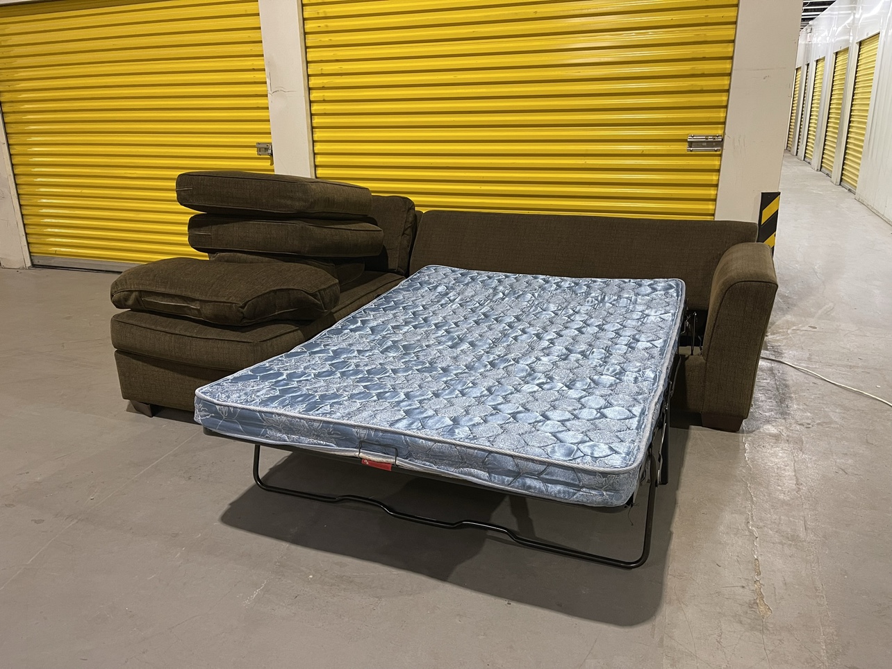 FREE DELIVERY | Comfy Bauhaus Pullout Sectional - photo 5