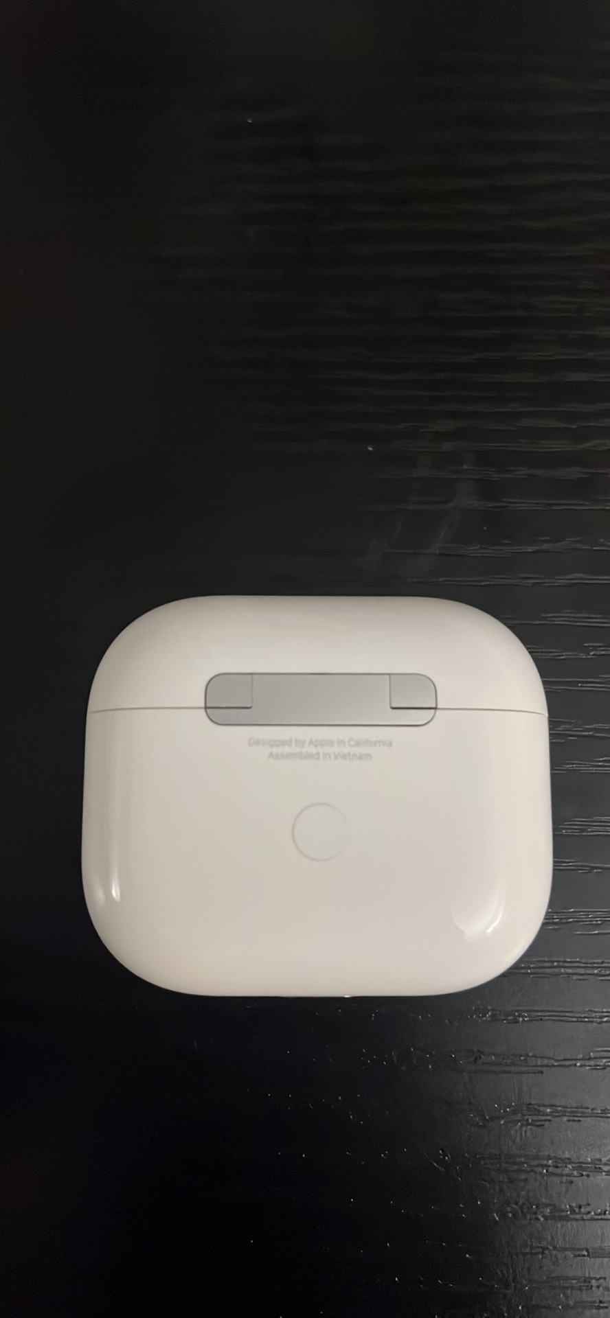 AirPods 3 charging case only like new!! - photo 2