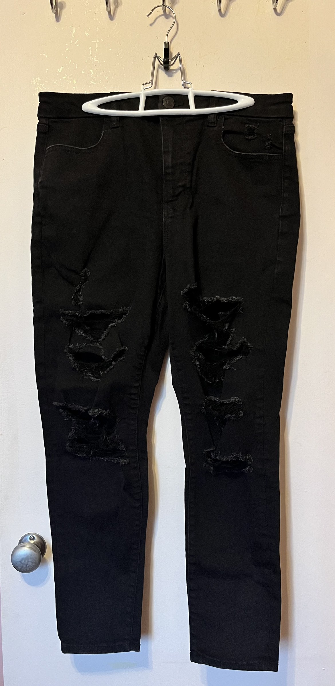 Women’s black ripped jeans AE thumbnail