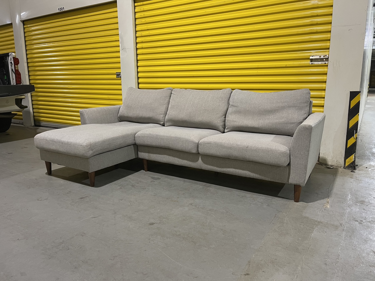 FREE DELIVERY | Modern Right Facing Sectional - photo 3