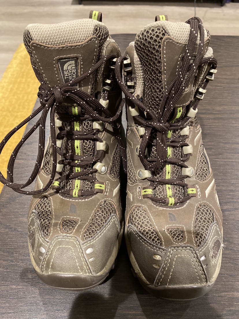 The North Face Women’s Hiking Boots Size 7.5 Gore-Tex thumbnail