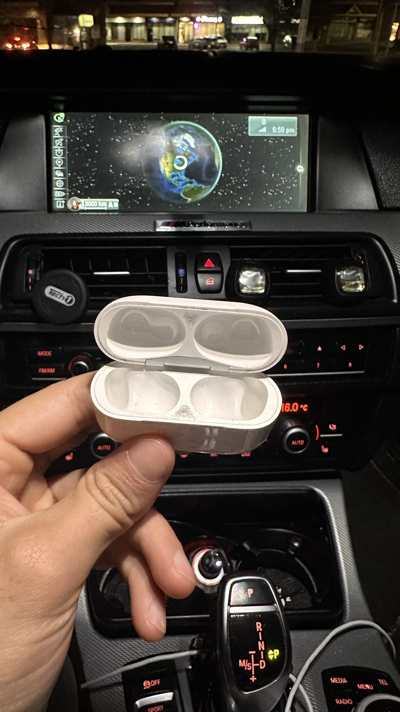 Original Apple AirPod Pro 1 image indicator(3)