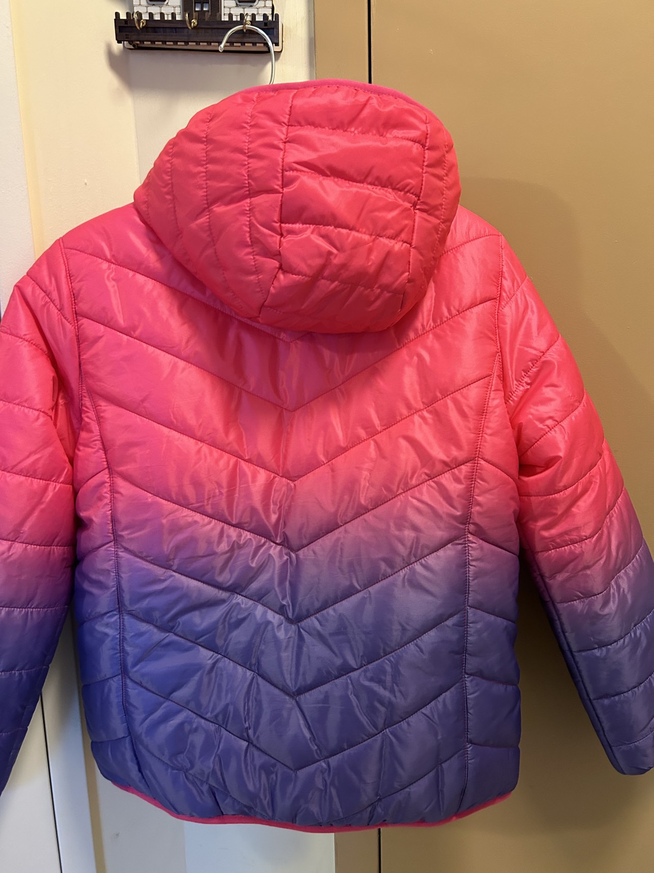 Girl Winter jacket very warm and light image indicator(3)