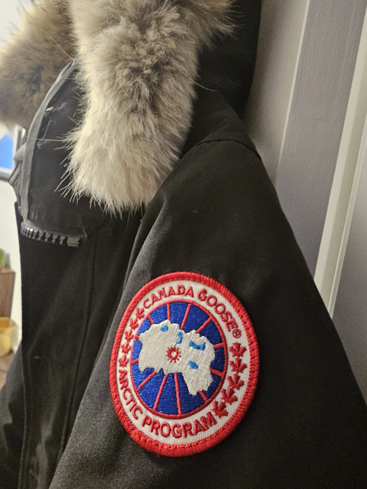 Canada Goose mid-length Men's Jacket - photo 4