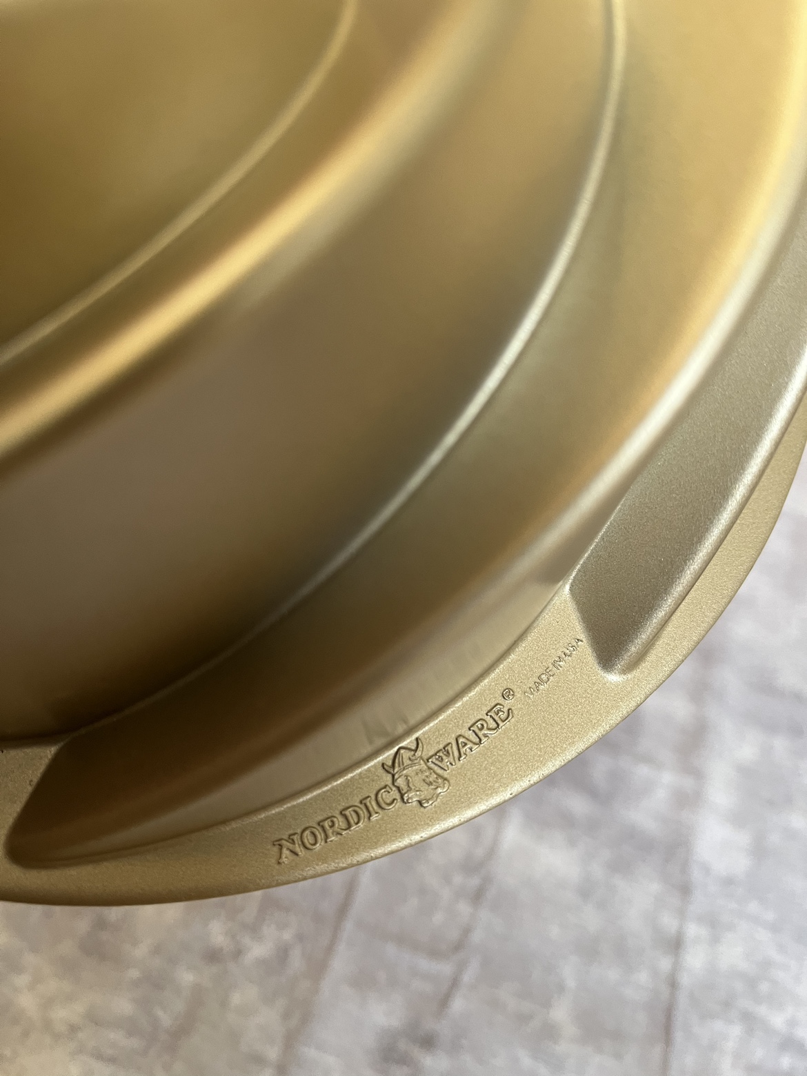 Nordic Ware gold bundt pan made in the USA - photo 3