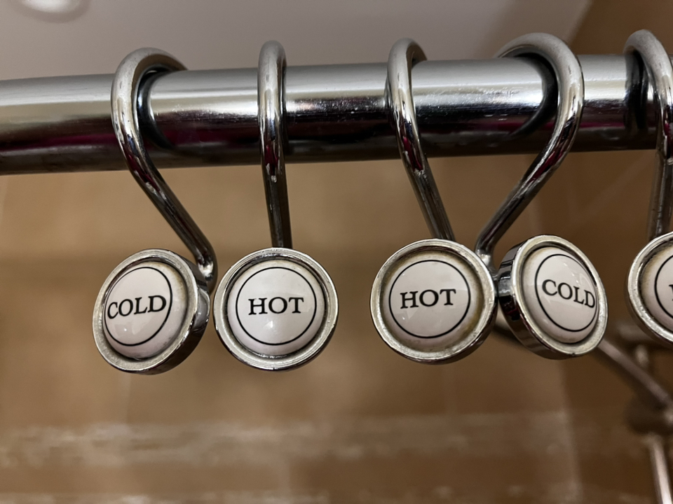 🏒 shower curtain hooks thumbnail