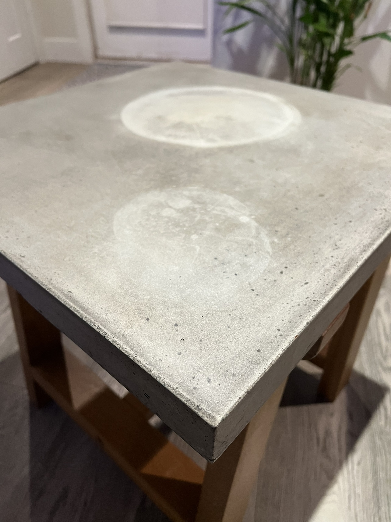 Coffee/side table with cement top image indicator(4)