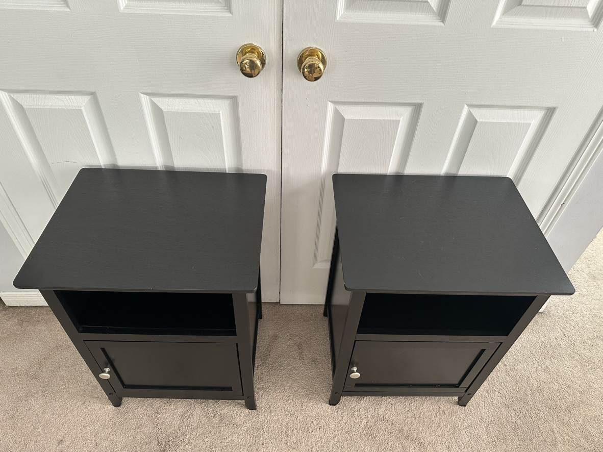 2 wooden night stands in great condition! - photo 3