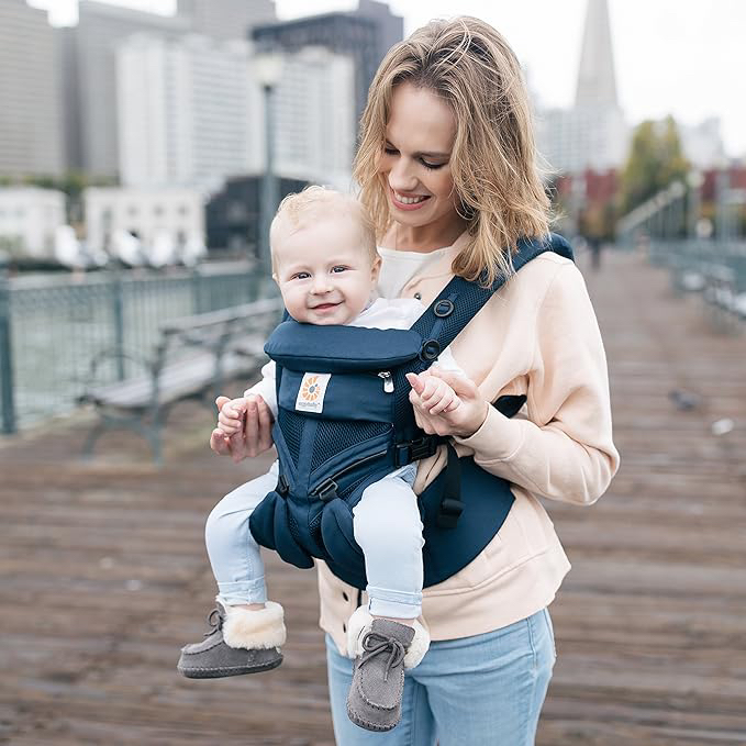 Ergobaby Carrier, Omni360 all carry positions.