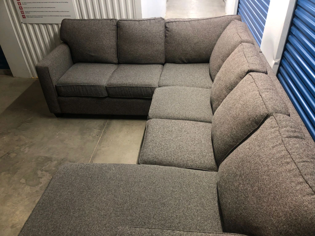 FREE DELIVERY 🚚💨 LIKE NEW 6 SEATER PEBBLE GREY SECTIONAL SOFA image indicator(3)