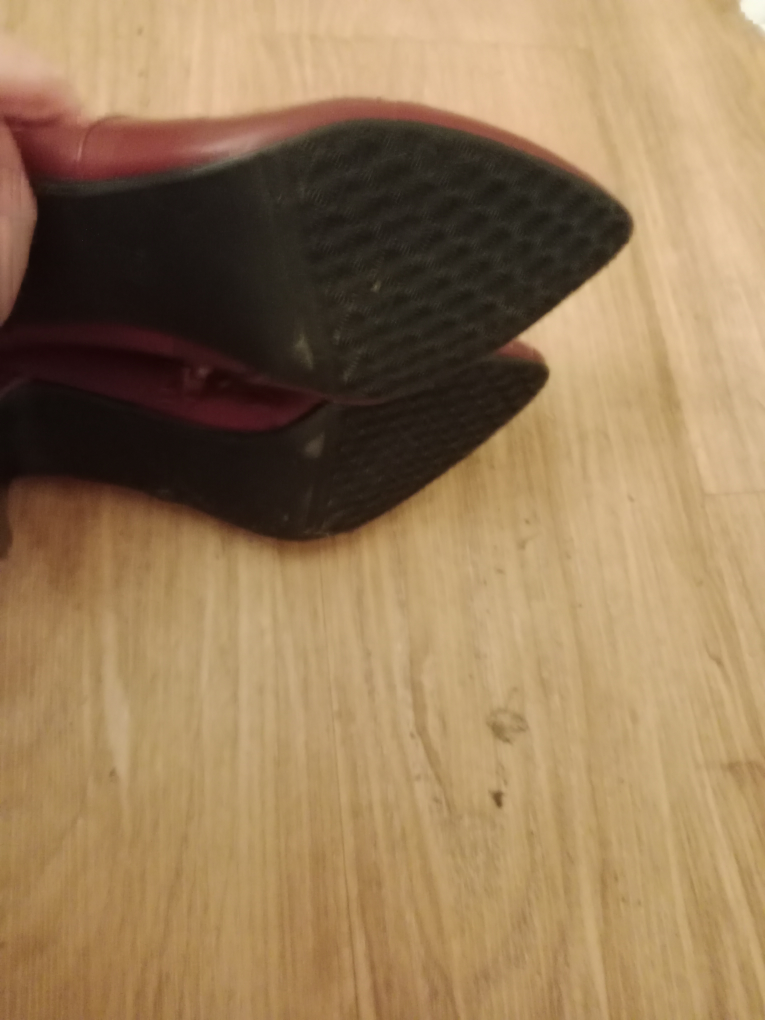 burgundy heels fake chanel - photo 4