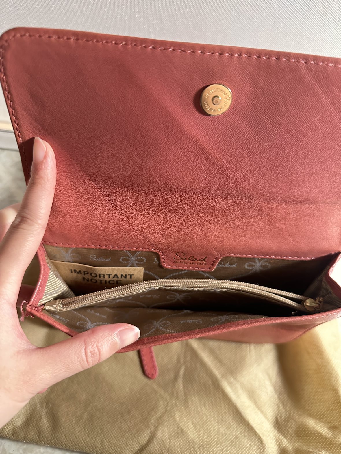 Leather organizer crossbody bag - photo 3