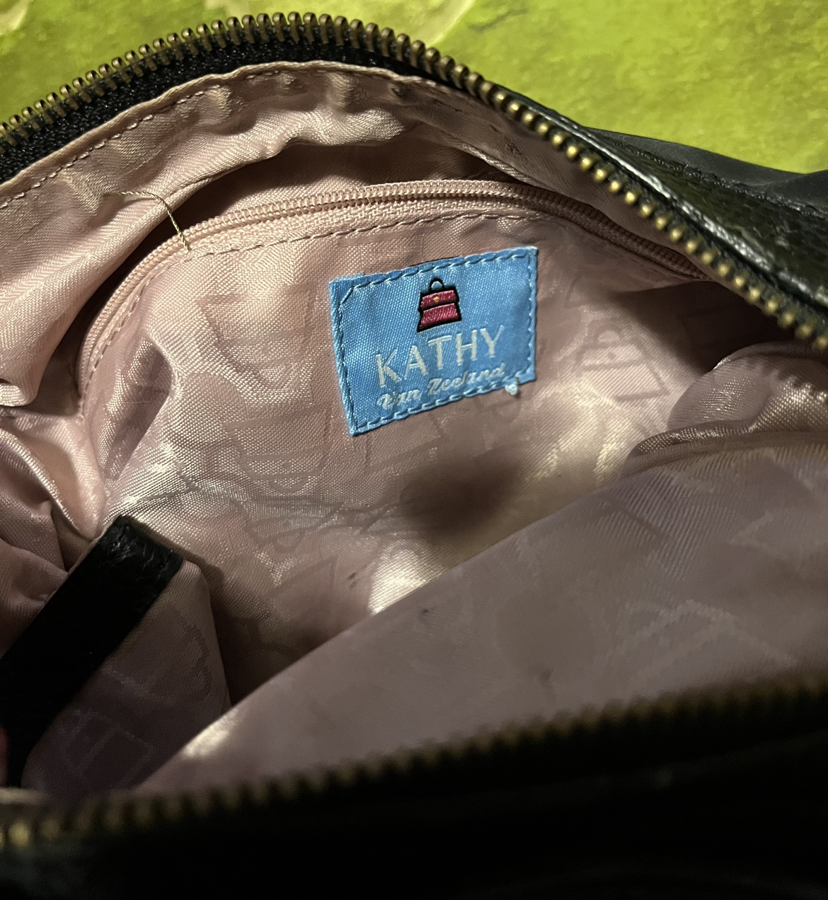 Kathy Van Zeeland Purse image indicator(5)