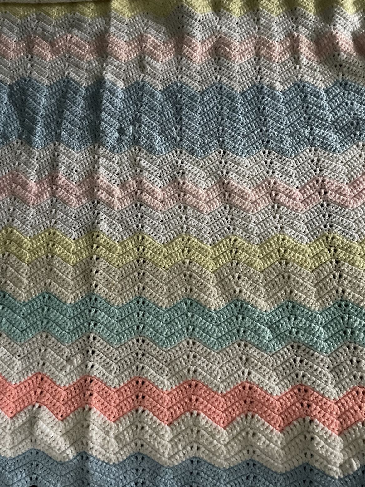 Hand knit baby blanket thumbnail