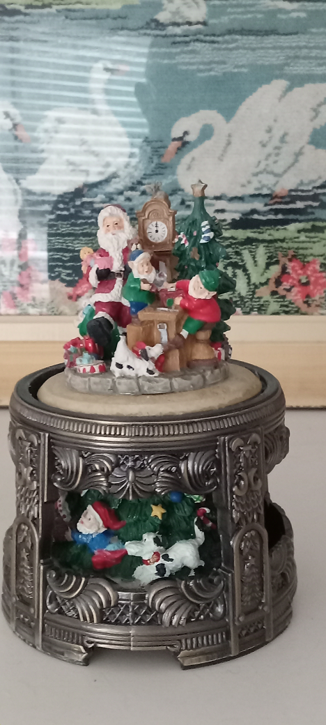 Santa's workshop music box. image indicator(3)