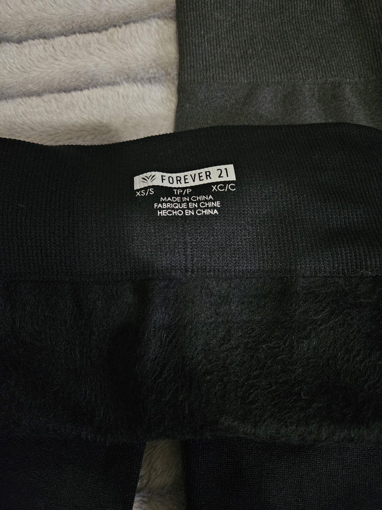 $5 each | FOREVER 21 FLEECE LEGGINGS | LAST PRICE - photo 2