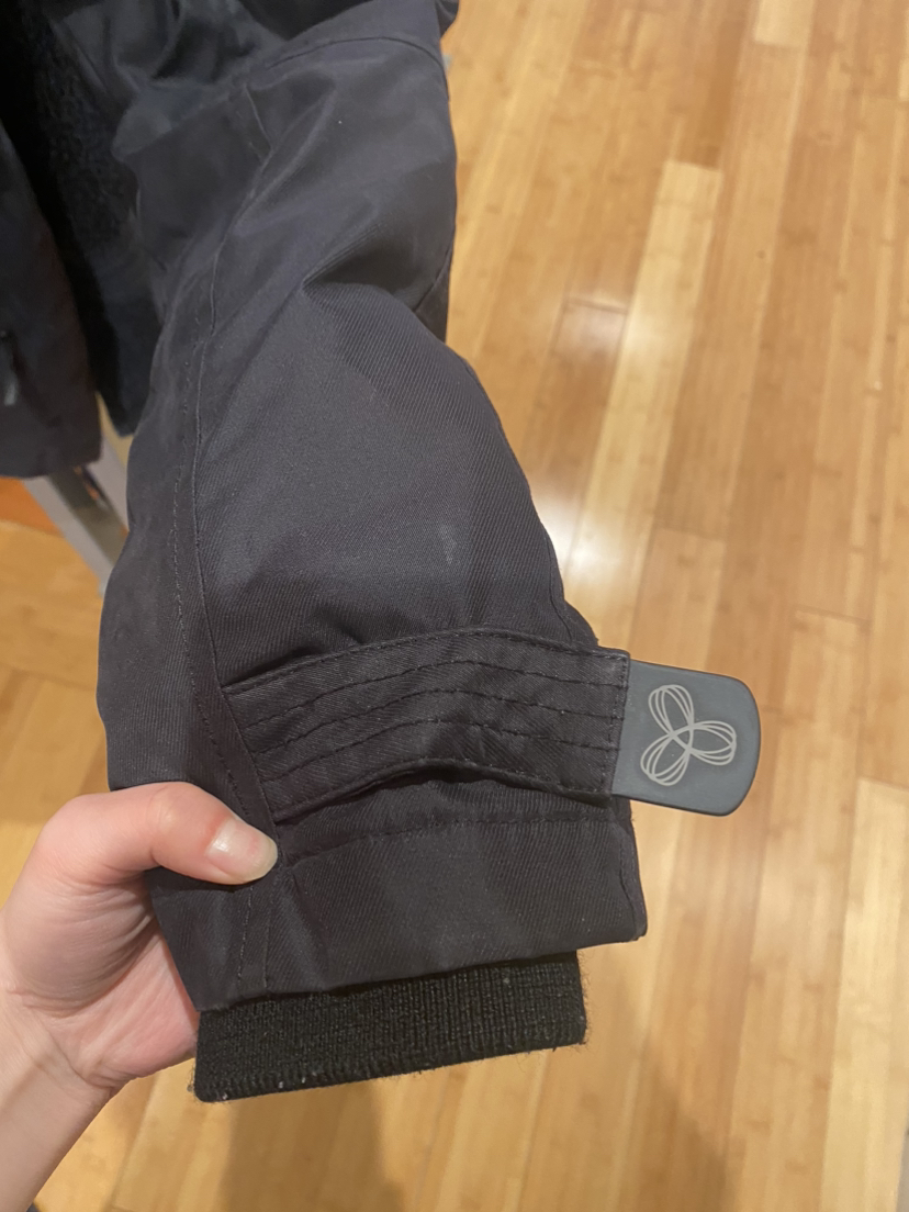 Aritzia winter jacket waterproof image indicator(8)