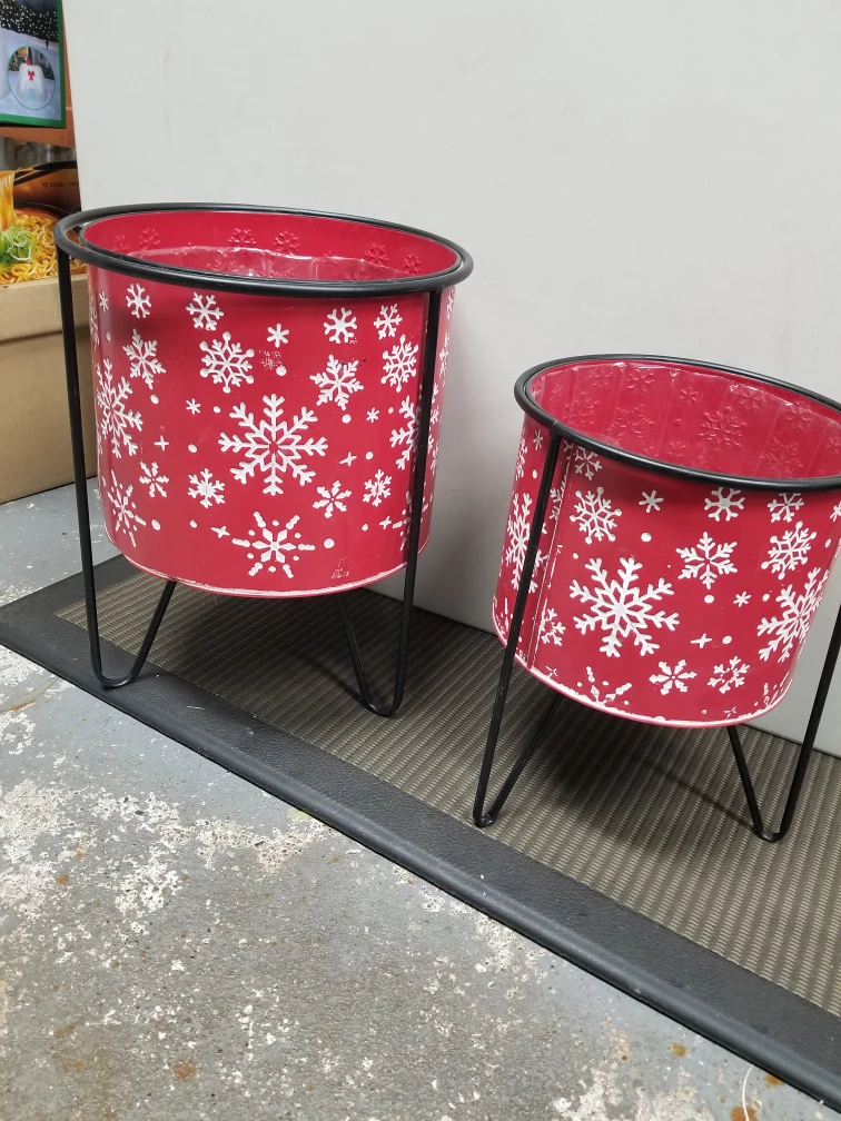 #freecycle Christmas Planters thumbnail