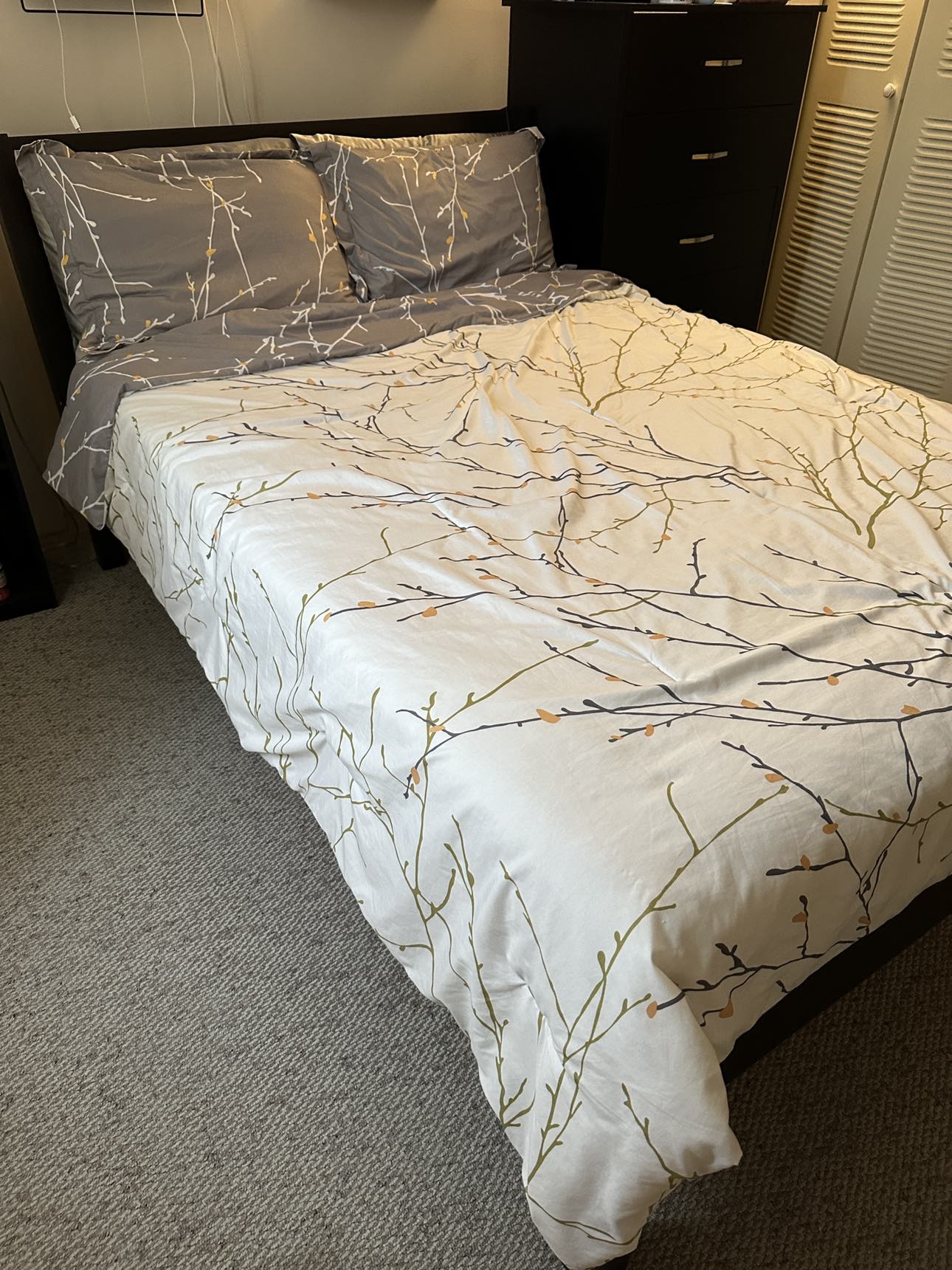 Full size mattress and bed frame - photo 2