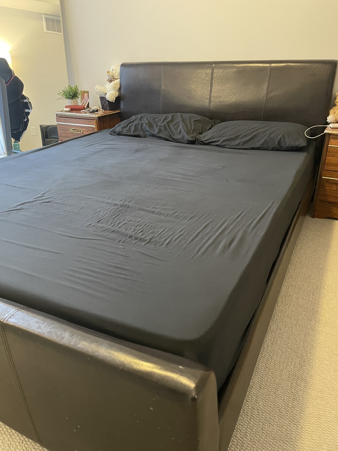 Queen bed frame - photo 2