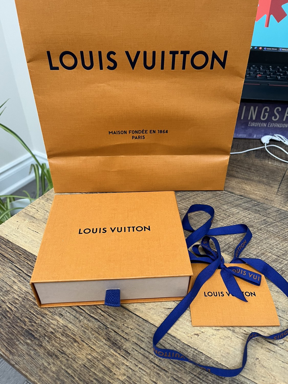 Louis Vuitton Zippy Coin Purse Monogram image indicator(7)