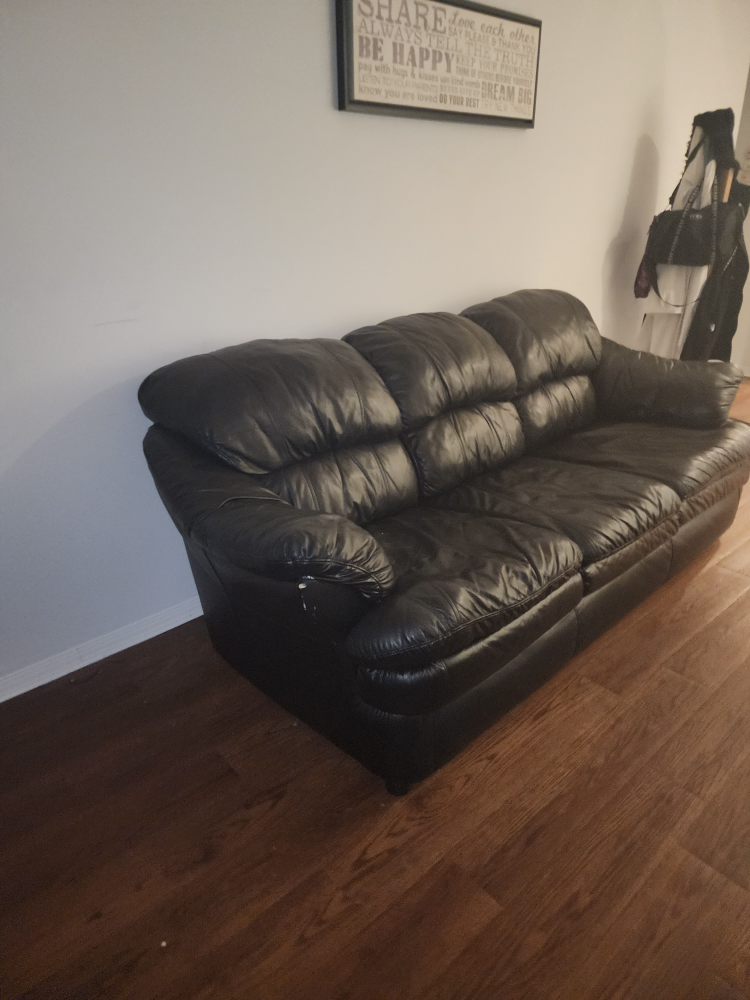 LEATHER COUCH - photo 4