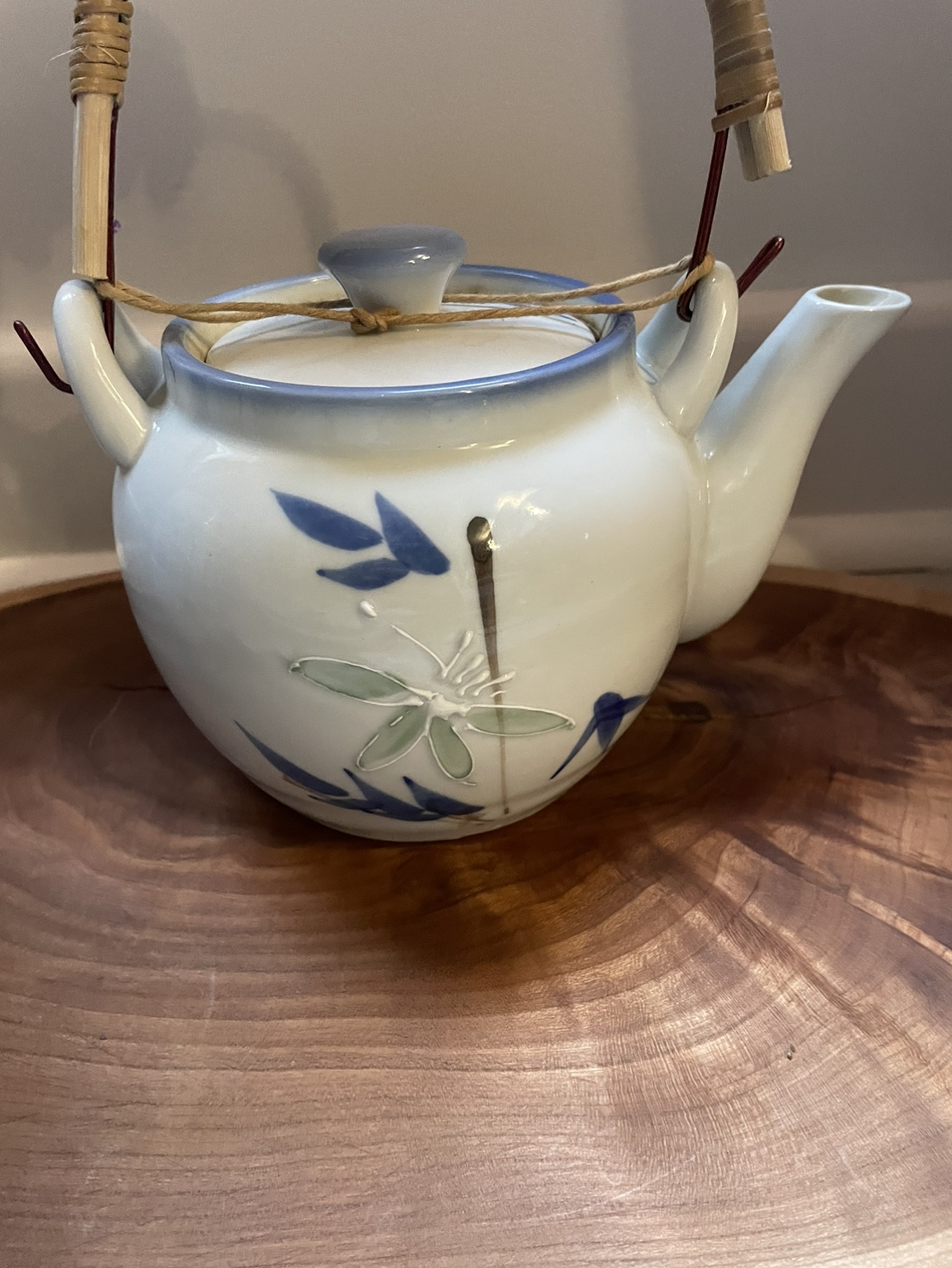 Vintage Ceramic Japanese Teapot with 3 Cups image indicator(4)