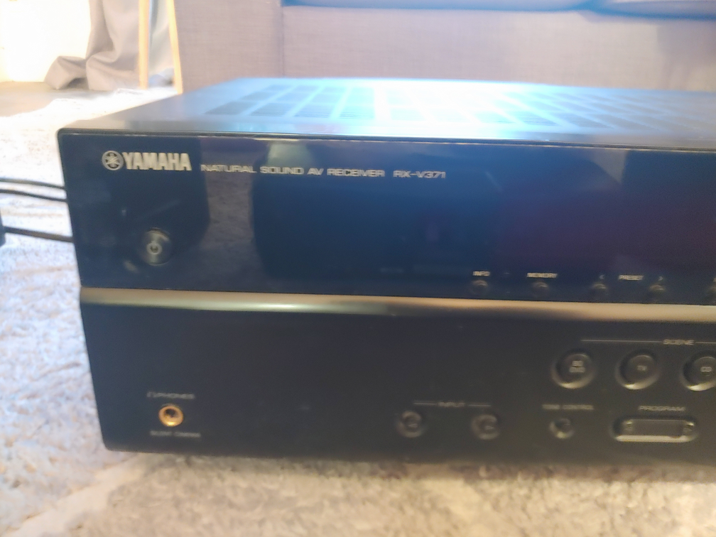 Yamaha RX V371 HDMI receiver and 5.1 speaker set up image indicator(2)