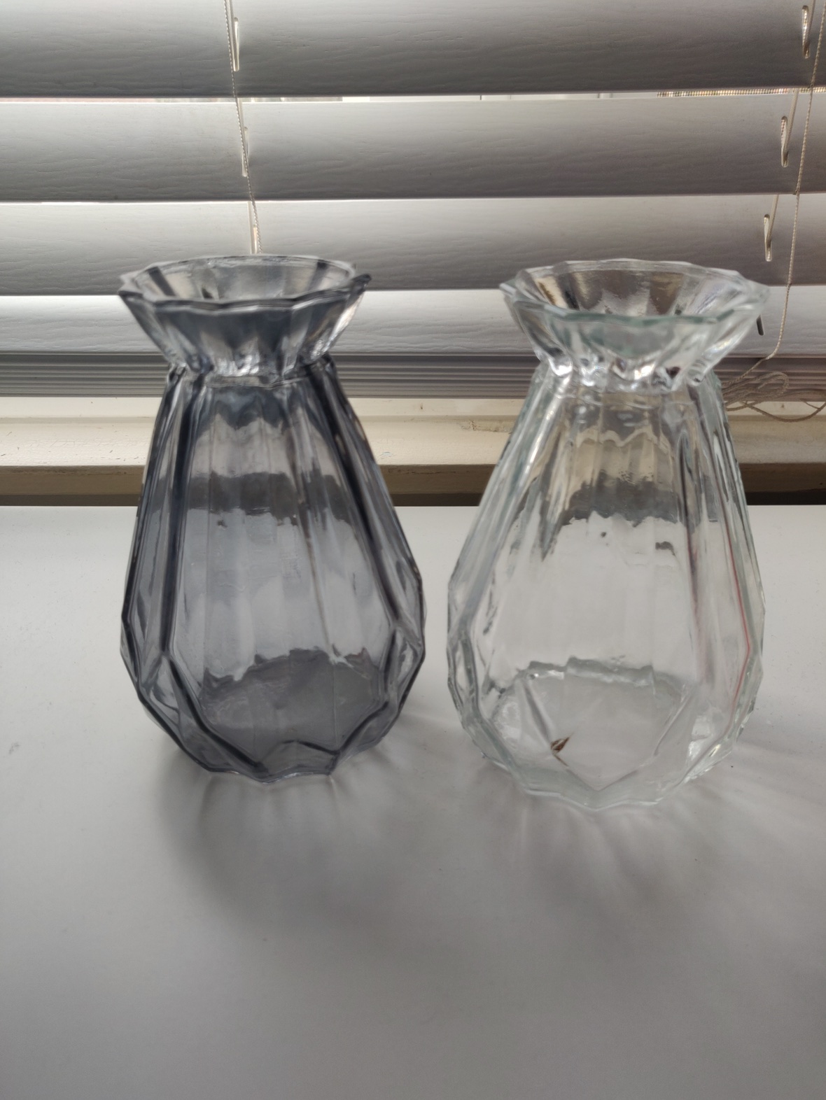 Small Glass Vase (1 set)