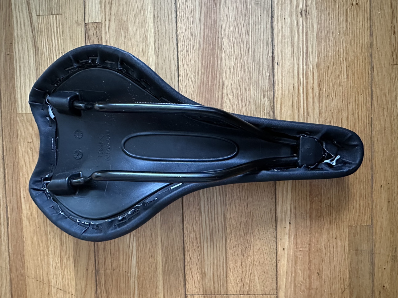 Bike seat from decathlon ❄️ image indicator(2)
