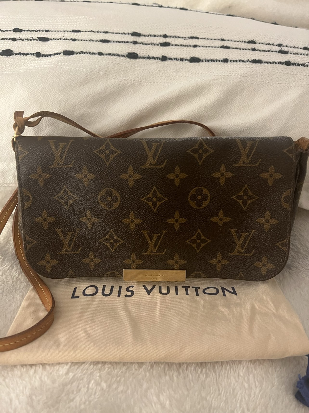 Authentic LV favorite Sling Bag - photo 2