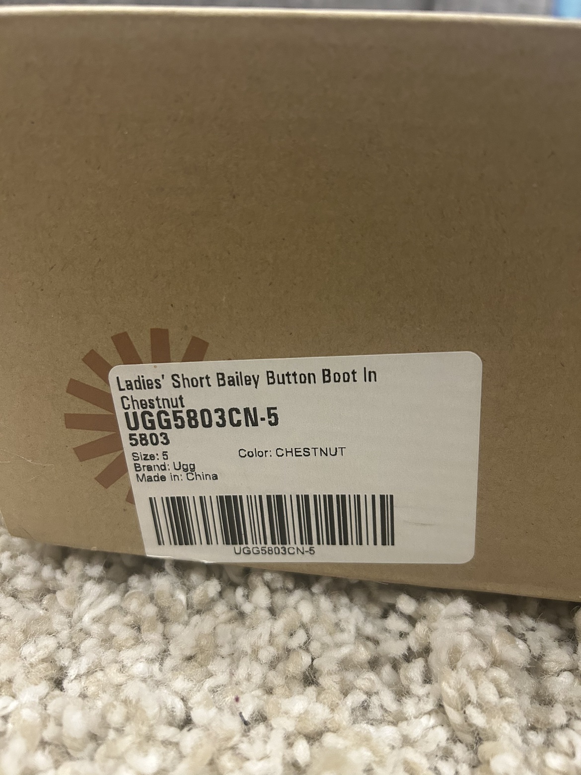 UGG Bailey Button I Size 5 Chestnut image indicator(2)