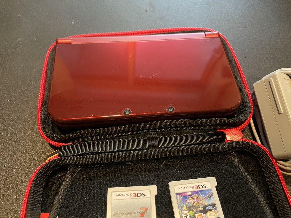 Nintendo 3DS XL - photo 2