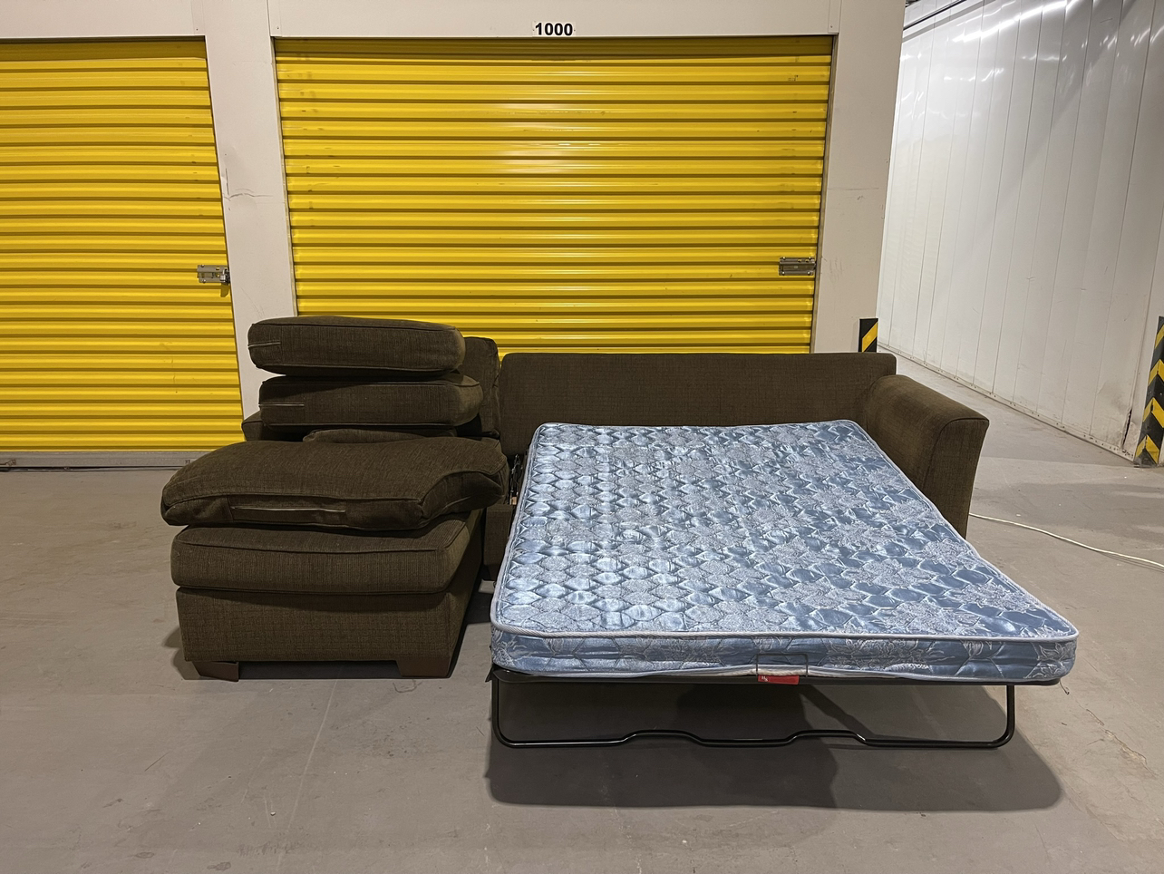FREE DELIVERY | Comfy Bauhaus Pullout Sectional - photo 4