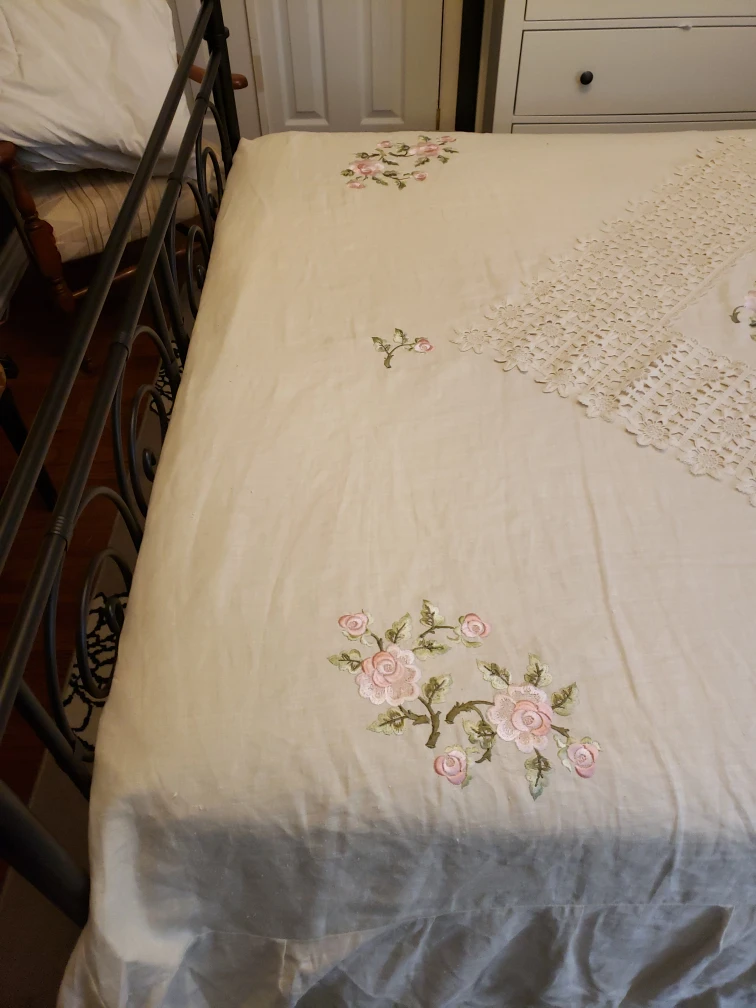 Queen size crochet pattern spread. image indicator(2)