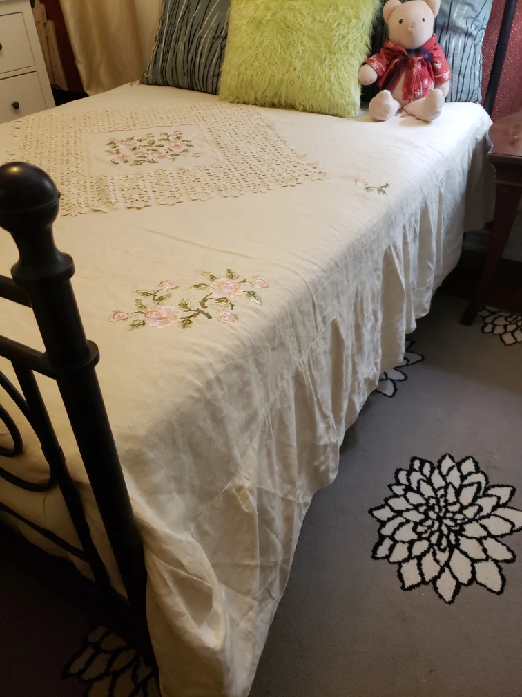 Queen size crochet pattern spread. image indicator(4)