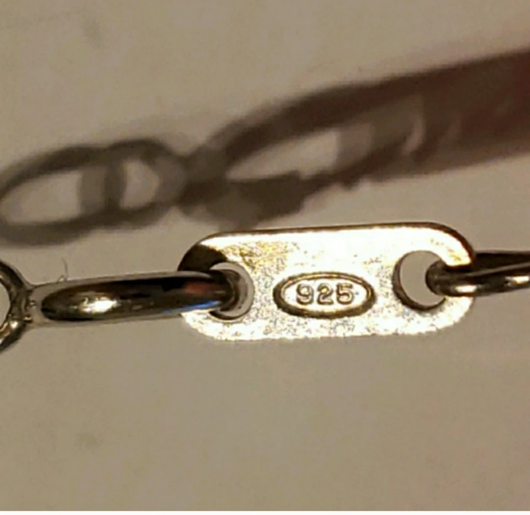 0.14 CT. T.W. Diamond Heart Pendant image indicator(5)