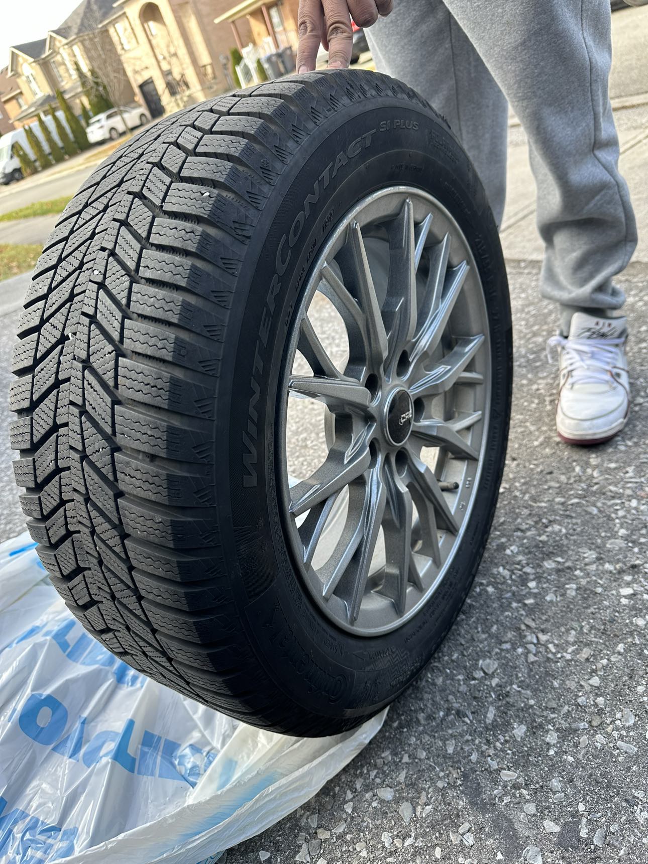 Winter tire and rim set