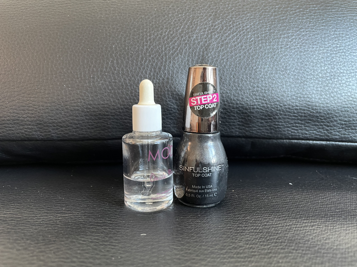 nail polish and sticker - photo 2