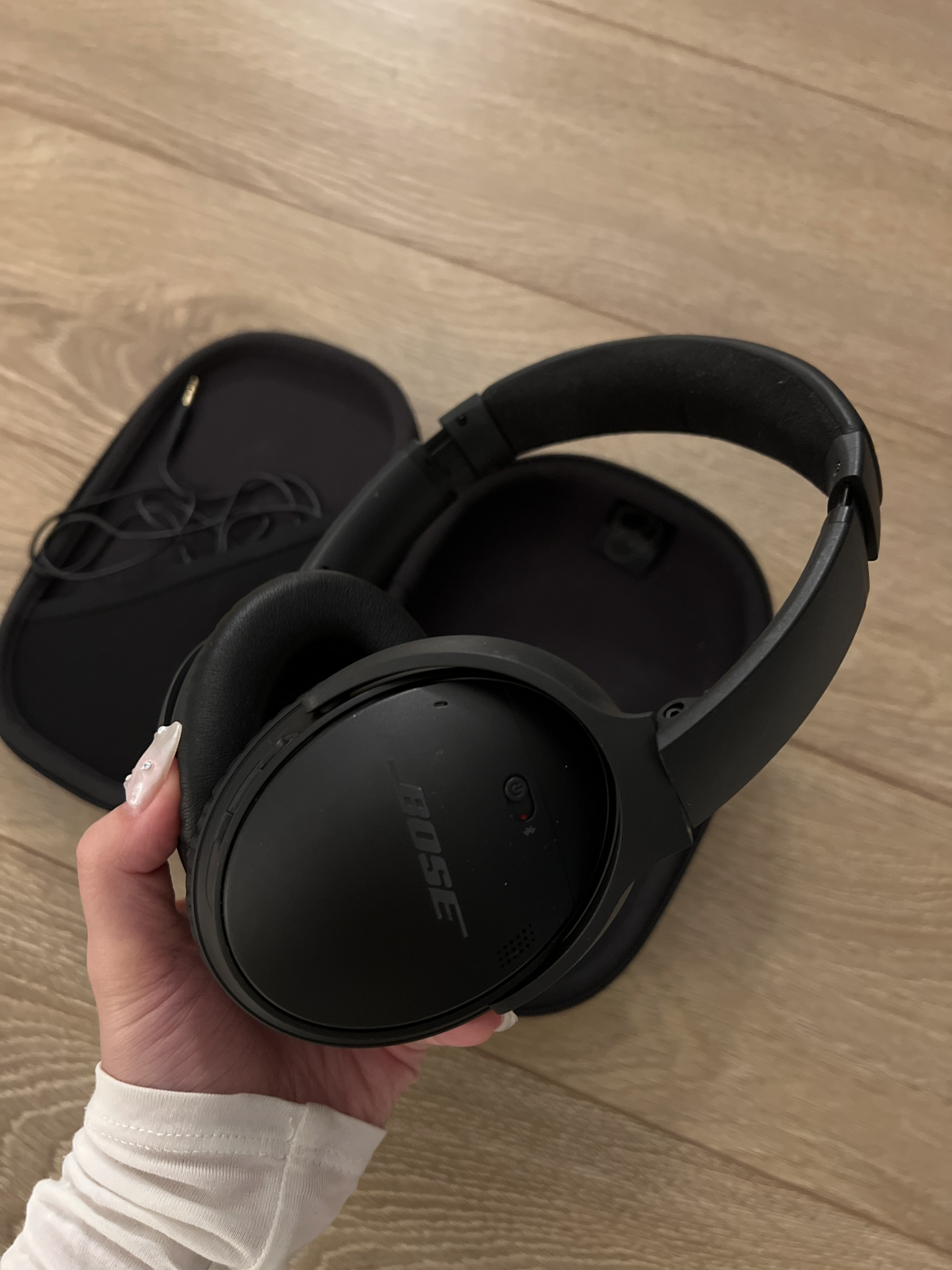 Bose Quietcomfort 35 II Over the Ear Wireless Headphones - photo 2