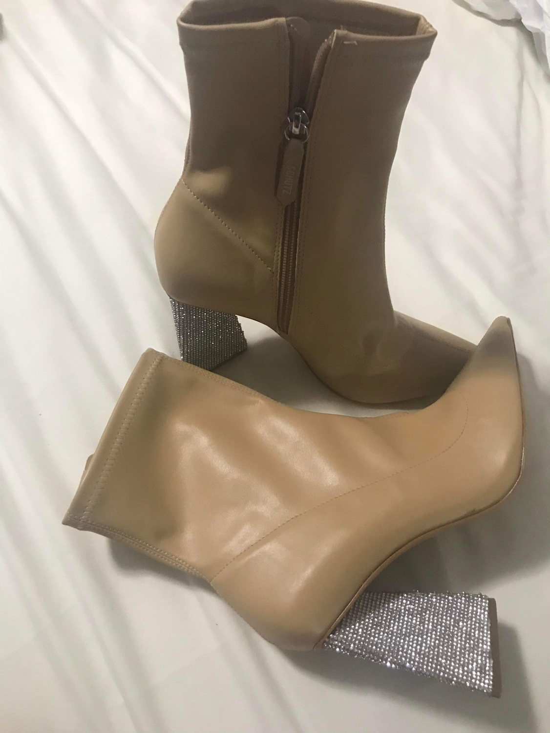 Women shoes size 8.5 US image indicator(2)