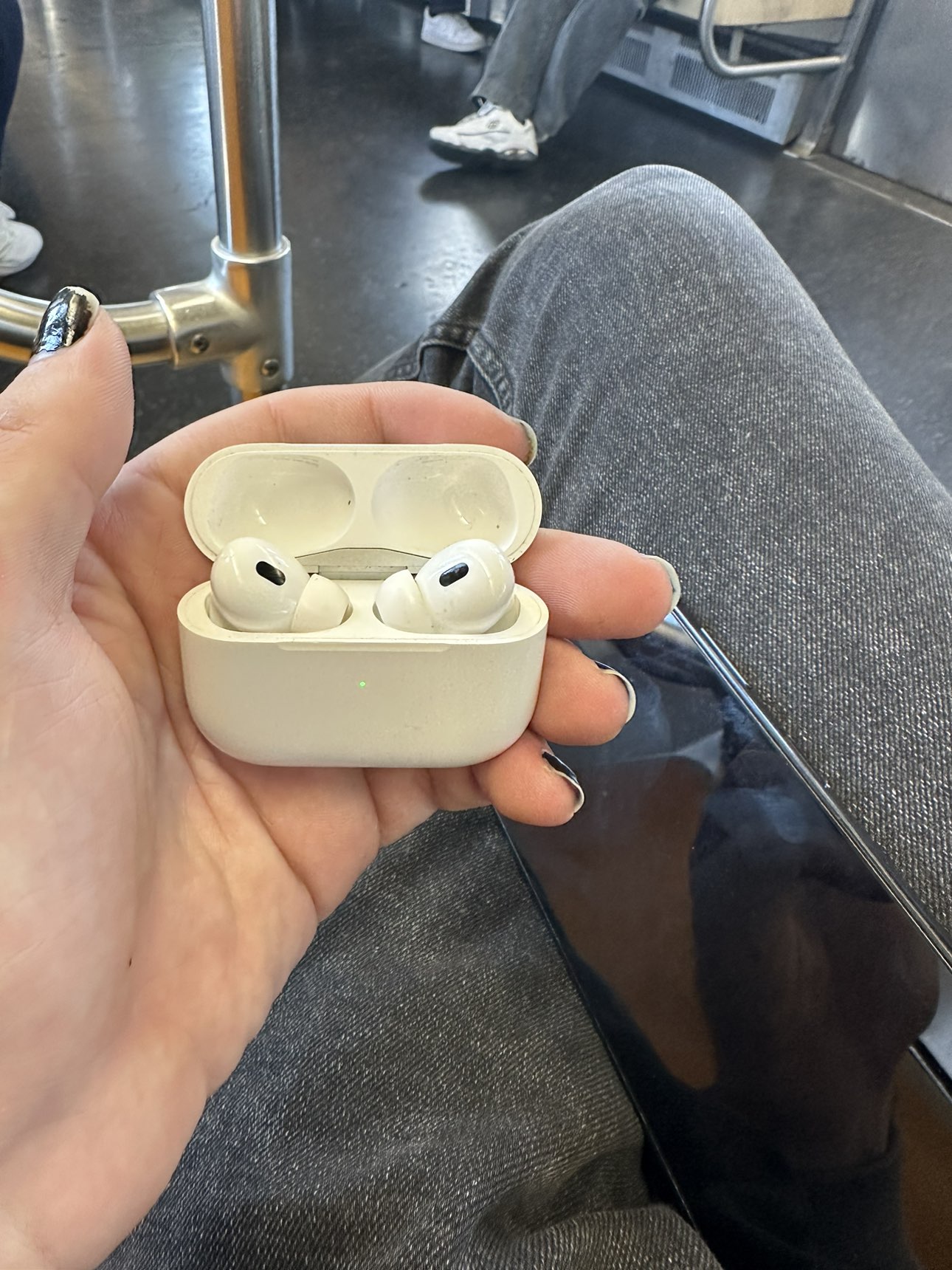 Near new Apple AirPods Pro 2 - photo 5