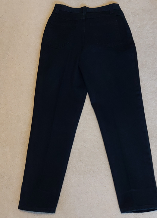 $10 for all 3 pairs of ladies 28" pants. PICK UP ONLY thumbnail
