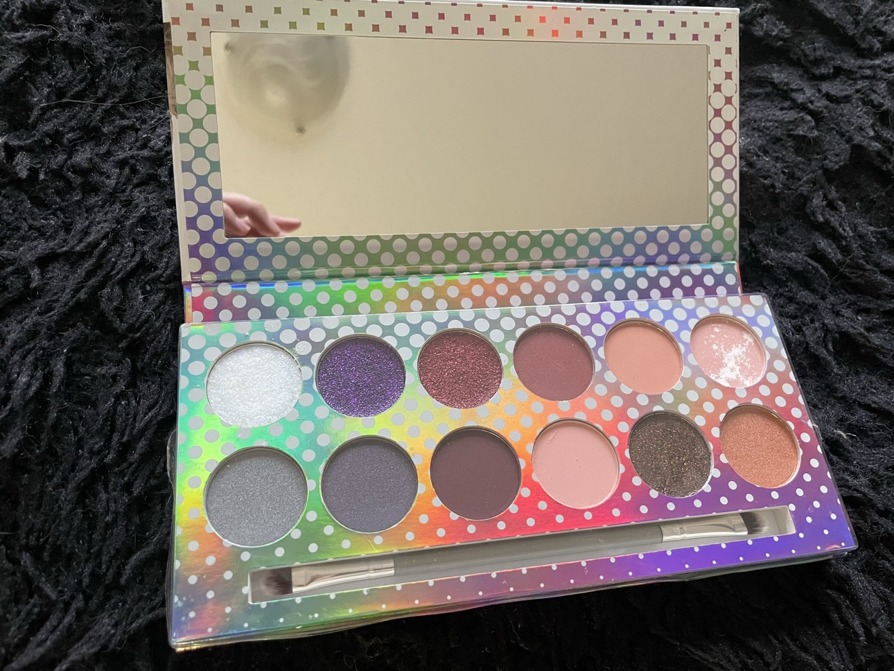 Paris Hilton eyeshadow #freecycle image indicator(2)