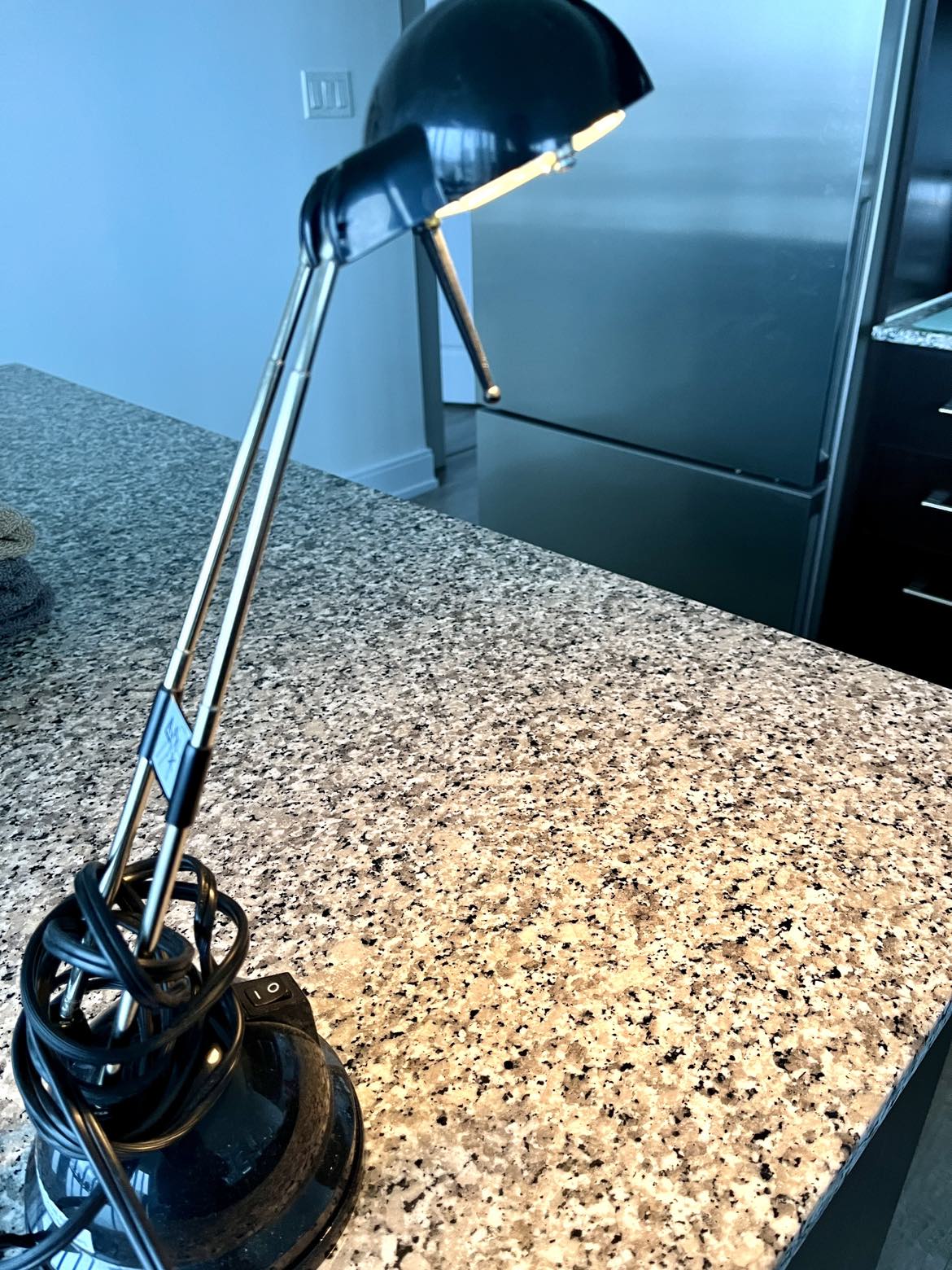 Desk/bedside lamp