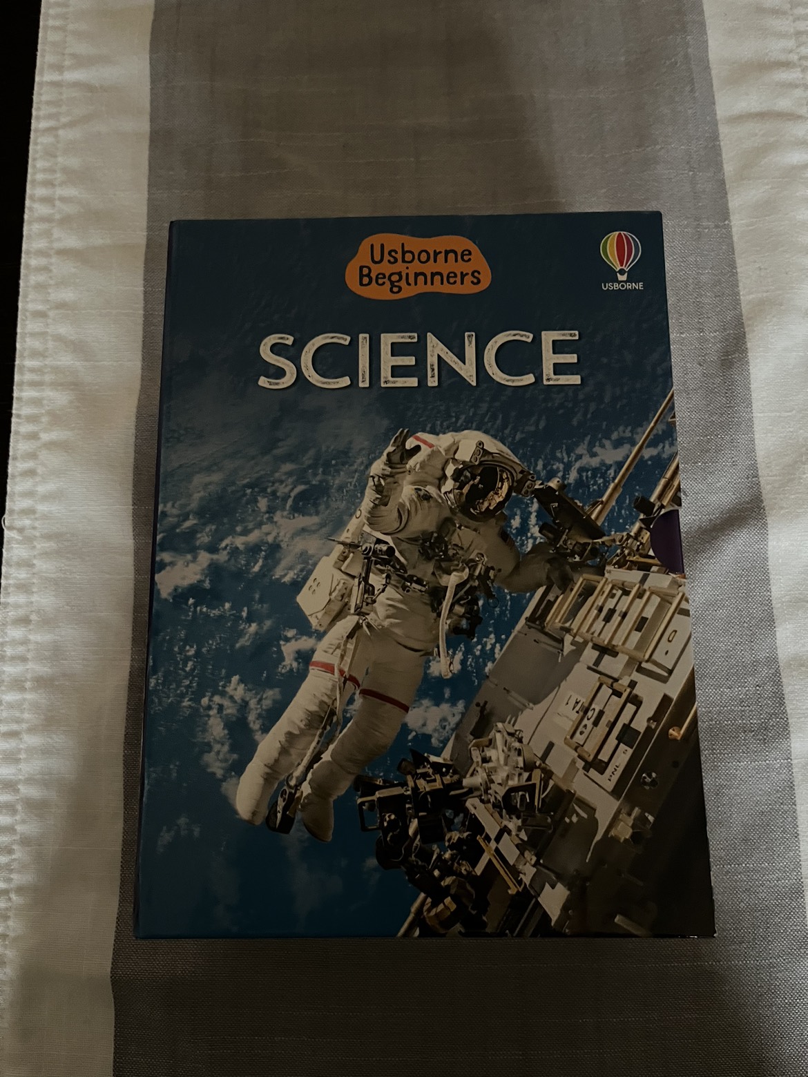 Usborne Beginners Science Books Collection image indicator(2)