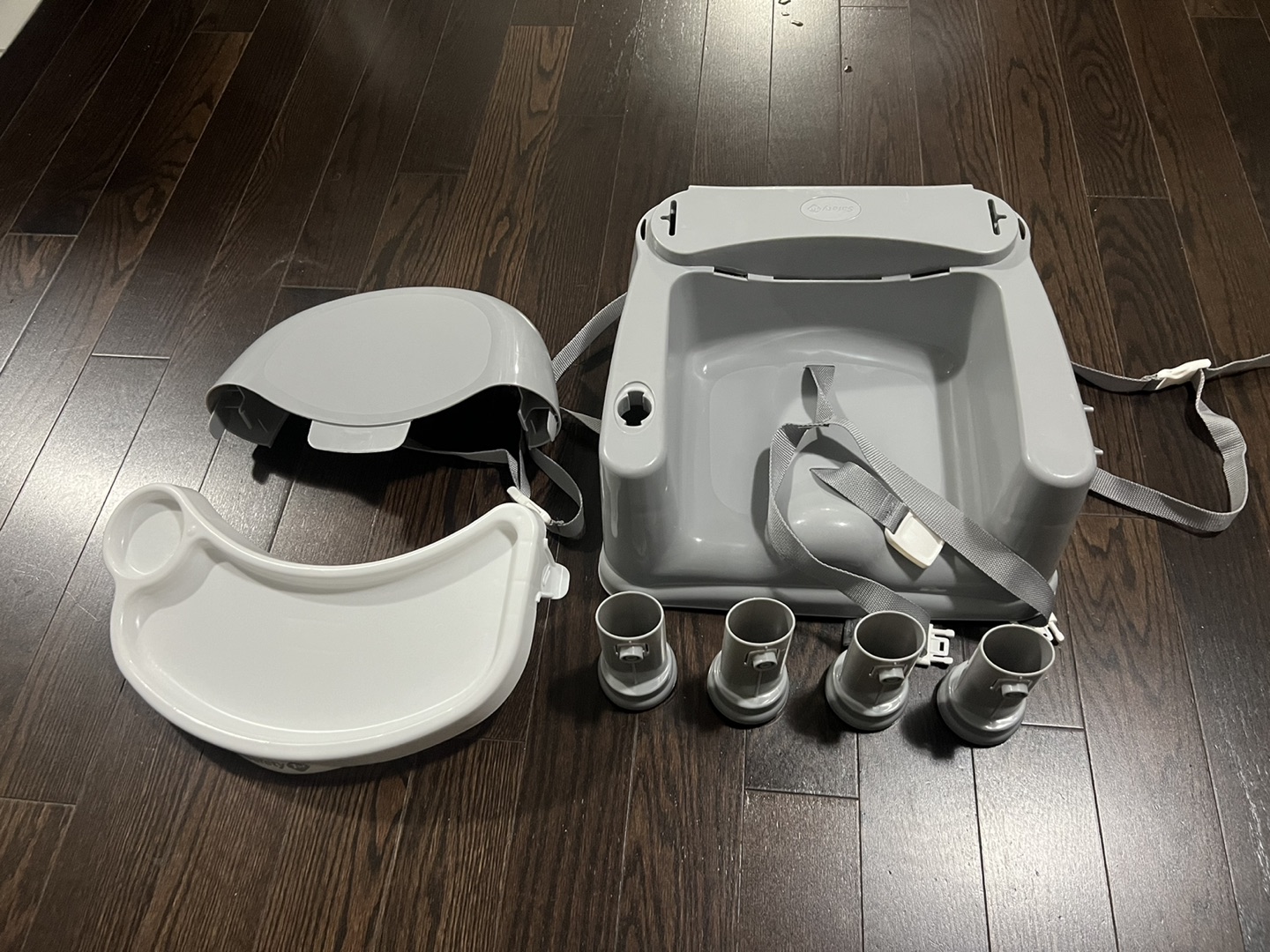 **NEW** Safety 1st Easy Care Swing Tray Booster - photo 3
