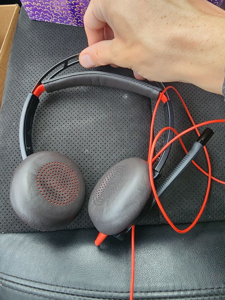 Poly USB headset thumbnail